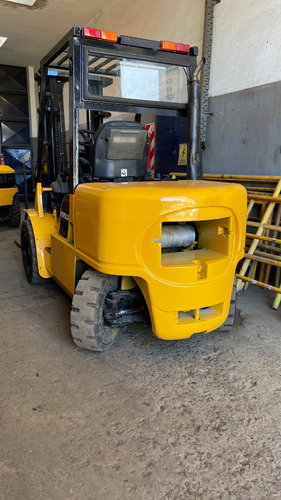 Autoelevador Cat 3000 Kg - Diesel - Excelente Estado