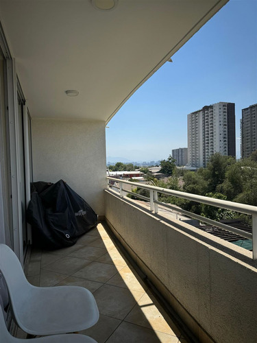 Depto En Arriendo De 1 Dorm, Con Estacionamiento. San Miguel