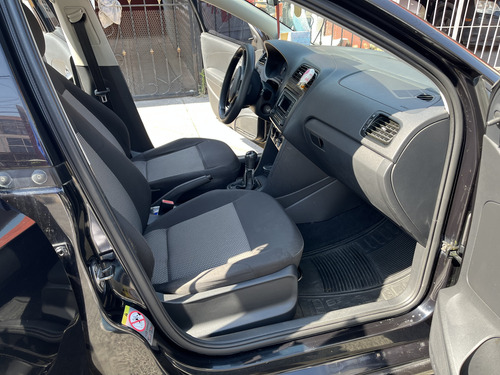 Volkswagen Vento 1.6 Confortline Mt