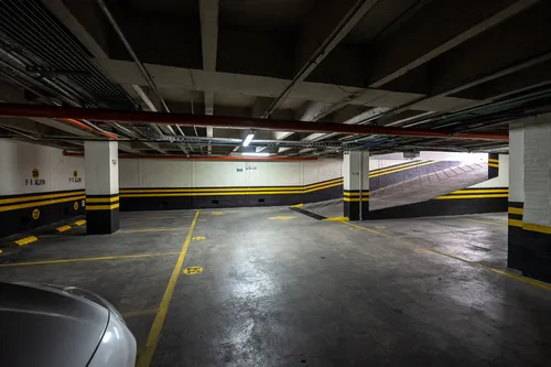 Oficina En Arriendo/venta En Chico Norte. Cod V1094076