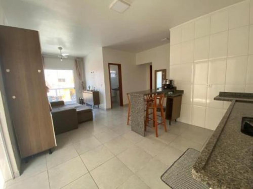Imagem 6 de 11 de Casa Sobreposta Perto Da Praia Bem Localizada! Aceita Financiamento Bancário!