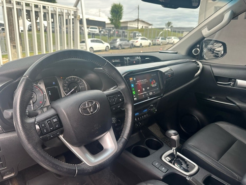 Toyota Hilux 2.8 D-4D TURBO DIESEL CD SRX 4X4 AUTOMÁTICO