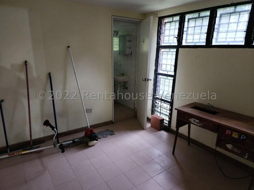 Cómoda Y Esplendida Casa En Venta Ubicada En Oripoto 23-15865