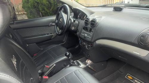 Imagen 2 de 12 de Chevrolet Aveo Lt 2011