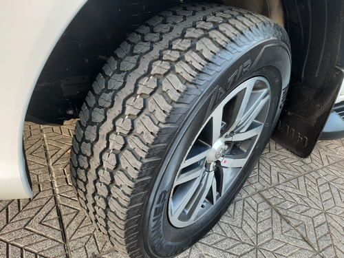 Imagen 10 de 20 de Toyota Hilux 2019 2.8 Cd Srx 177cv 4x4