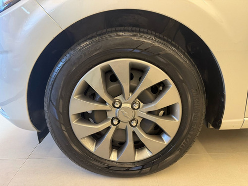 Chevrolet Onix plus 1.0 Lt 4p