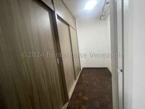 24-26608 Venta Bello Apartamento Ubicado En Santa Eduvigis,