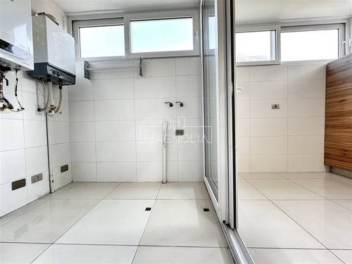 Departamento En Venta De 4 Dorm. En Lo Barnechea