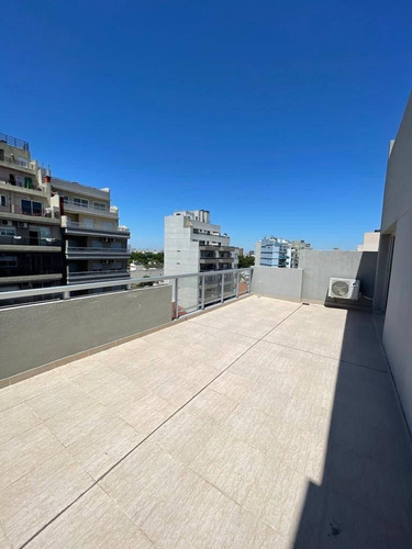 Imagen 10 de 14 de 11- Departamento De 2 Amb. Al Frente Con Balcon Aterrazado