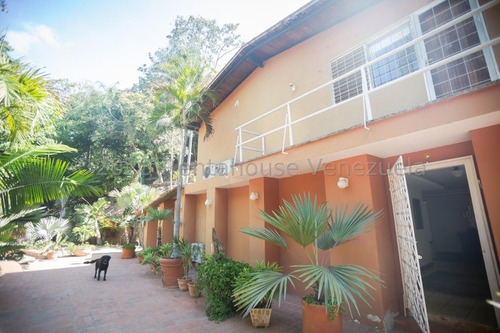 Casa En Venta 23-23961 En Lomas De Chuao