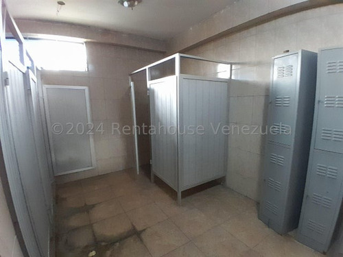 Galpón Venta Cerca Av. Henry Ford Con Departamento, Con Apartamento Residencial Oficina, Mezzanina , Facil Acceso Para Gandolas Valencia Carabobo Leida Falcon Lf24-17900