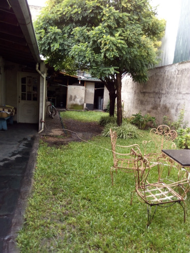 Imagen 4 de 14 de Casa De 5 Amb. Y Dpto. De 4 Amb.// . Lo Escuchamos!!!