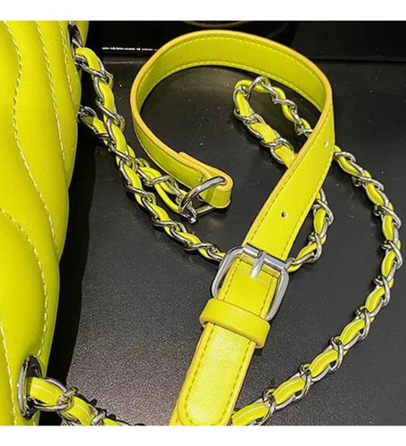 Cartera De Mujer Elegante Diseño Tendencia Calidad Acabado De Los Herrajes Níquel Color Verde Lima Diseño De La Tela Costuras