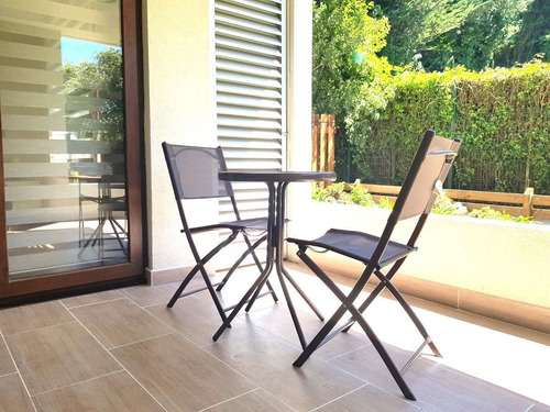 Departamento En Venta, Frente Al Lago