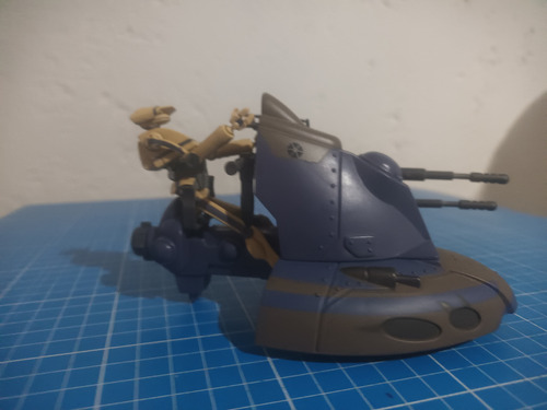 Tanque Explorador Blindado Con Droide Tantico Tcw Star Wars (Usado)