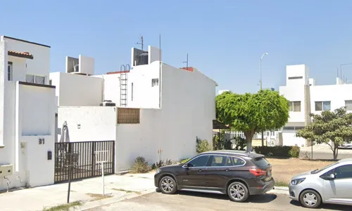 Casa En Venta, Recuperación Bancaria, Col. Santuarios Del Cerrito, Correguidora, Queretaro. Laab2