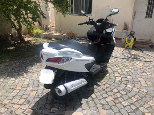 Imagen 5 de 10 de Scooter Suzuki Burgman 200
