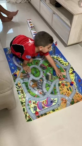 Imagem 3 de 5 de Tapete Divertido Infantil 2 Carrinhos E Placas Sinalização