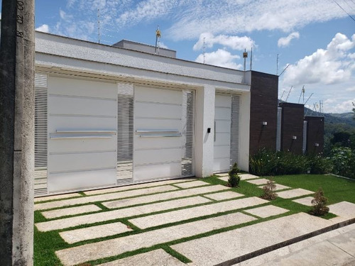 Casa À Venda Na Avenida Caldas Novas , Mirante Das Estancia , Águas De Lindóia - Sp - Liv-12064