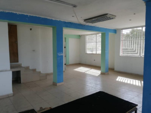Imagen 4 de 8 de Venta De Edificio De Tres Pisos Ubicado En La Intercomunal Barquisimeto-duaca.