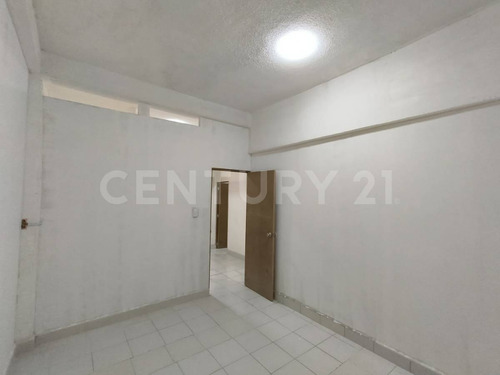 Casa En Venta Con 2departamentos Cerca Metro Ecatepec, Col Fuentes De Aragón