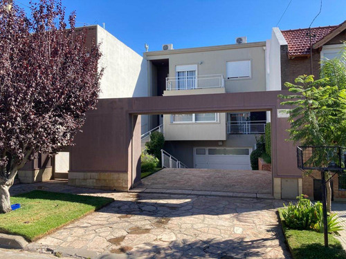Imagen 1 de 30 de Casa En Venta En Altos De La Falda, Rojas Al 300