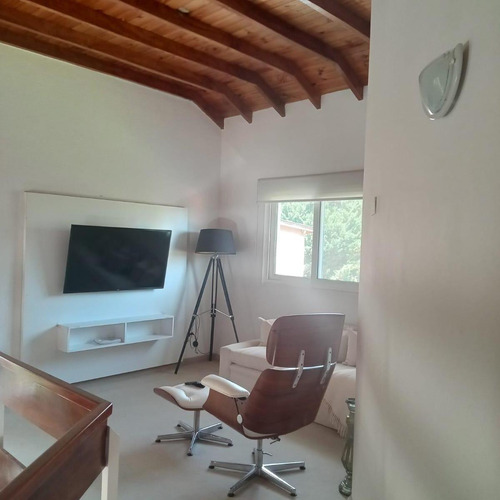 Casa En Venta - 3 Dormitorios 3 Baños - Cochera - 1.100mts2 - Campana