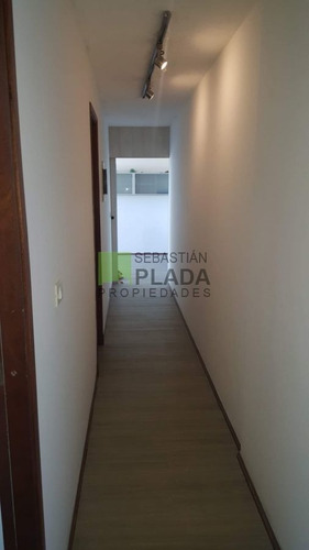Imagen 15 de 21 de Cómodo Apartamento 2 Dormitorios Piso 9 , Torre San Carlos