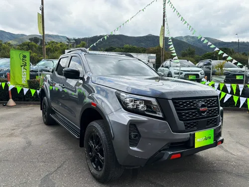 Nissan Frontier PRO- 4X 4X4 AT