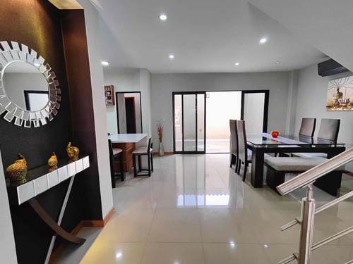 Imagen 17 de 17 de Casa Quinta De Lujo En Venta Urbanismo Con Piscina
