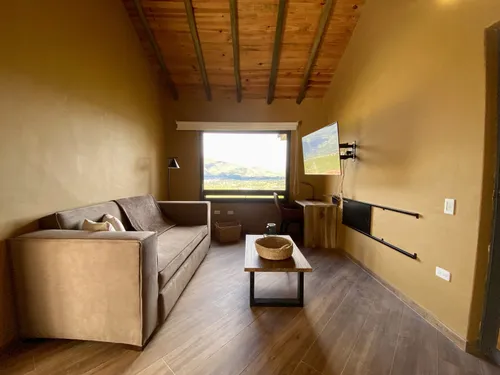 Casa En Venta En Alto De Los Migueles. Cod V1106