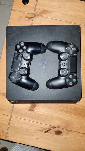 Ps4 + 2 Controles