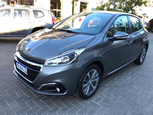 Imagen 2 de 13 de Peugeot 208 2017 1.6 Allure