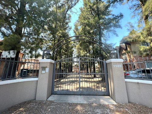 Casa 3 Ambientes En Venta En Complejo Arbolado Con Parque- Ituzaingó Norte