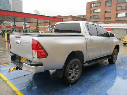 Toyota Hilux 4x4 2400cc Mt Aa