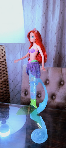 Muñeca Disney La Sirenita Ariel Luces Brillantes Mattel 2005 (Usado)
