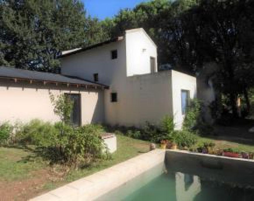 Casa En Venta - 3 Dormitorios 2 Baños - 3.108mts2 - Tandil