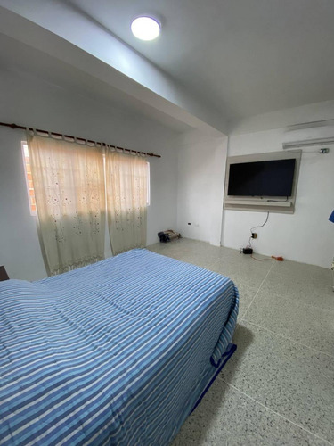 Imagen 12 de 13 de Casa En Venta En Rotafe Naguanagua Cód 12115 Lucrecia Escorcha