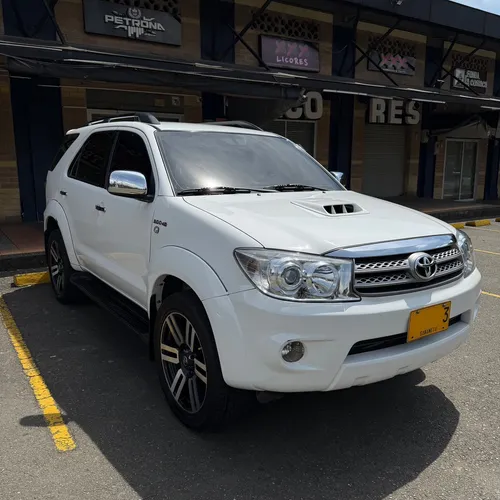 Toyota Fortuner 3.0 Sr5