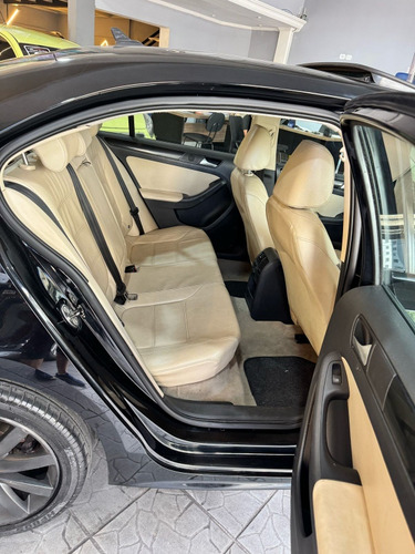 Volkswagen Jetta 2.0 Comfortline Flex 4p Automática
