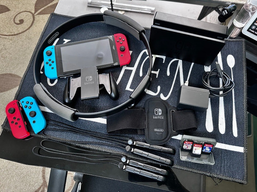Nintendo Switch 32gb + 4 Joy-con + Ringfit + Juegos + Extra (Usado)