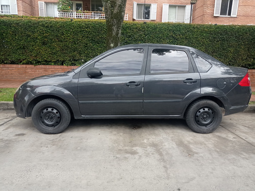 Ford Fiesta Max Full 2009 Titular