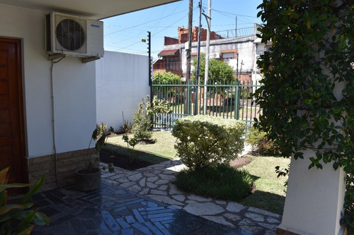Imagen 19 de 29 de Casa En Venta - 2 Dormitorios 1 Baño - 209mts2 - Villa Santos Tesei