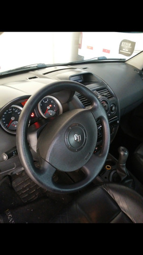 Renault Megane 2007 1.6 Dynamique Hi-flex 4p