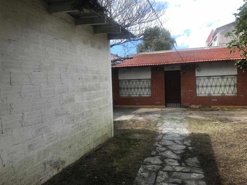Casa Para Reciclar De 3 Ambientes Cochera Parque