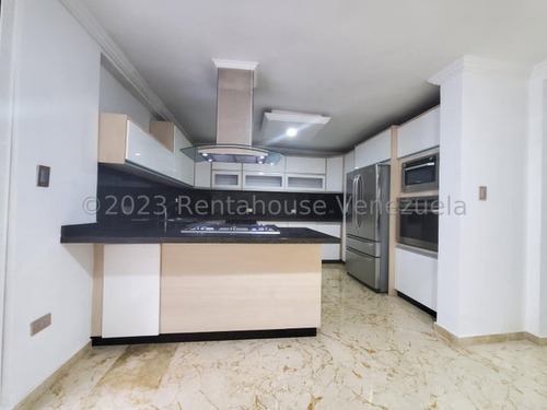 Townhouse En Venta Urb Cantarrana Suites Maracay 24-13727
