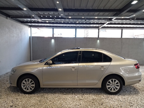 Imagen 8 de 11 de Volkswagen Vento Advance Summer Pack Full 2.0 N Mt | 2016