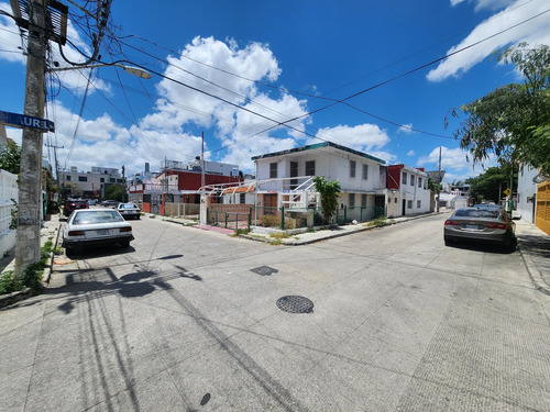 Casa En Venta, 4 Recámaras, 2 Niveles, Duplex, Sm 23, Cancún Centro.