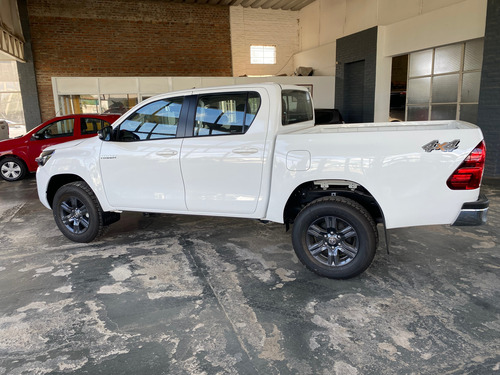 Toyota Hilux Pick-Up 2.8 Cd Sr 204Cv 4X4 At