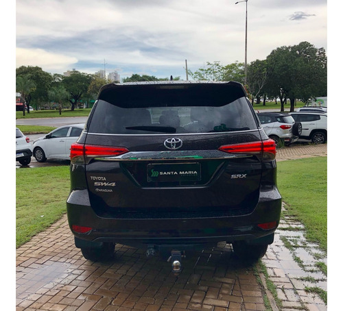 Toyota Hilux SW4 2.8 SRX 4X4 7 LUGARES 16V TURBO INTERCOOLER DIESEL 4P AUTOMÁTICO